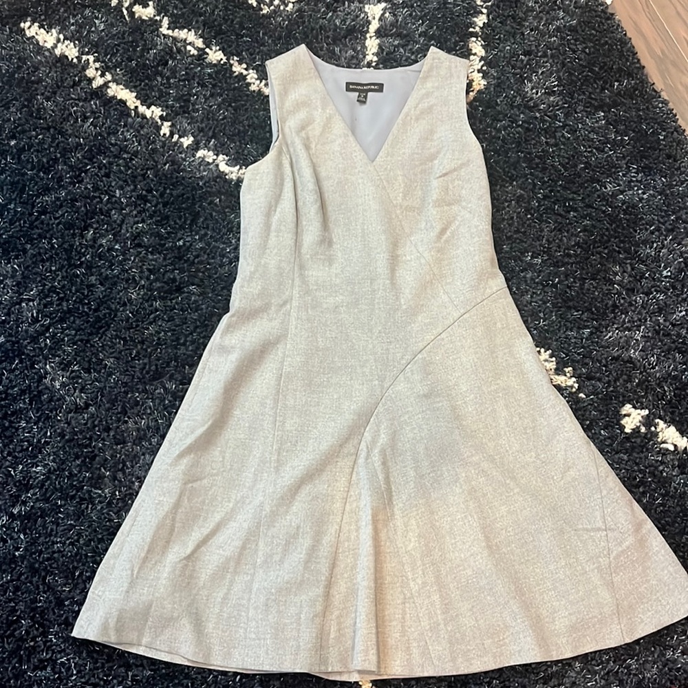 Banana Republic size 8P wool grey dress